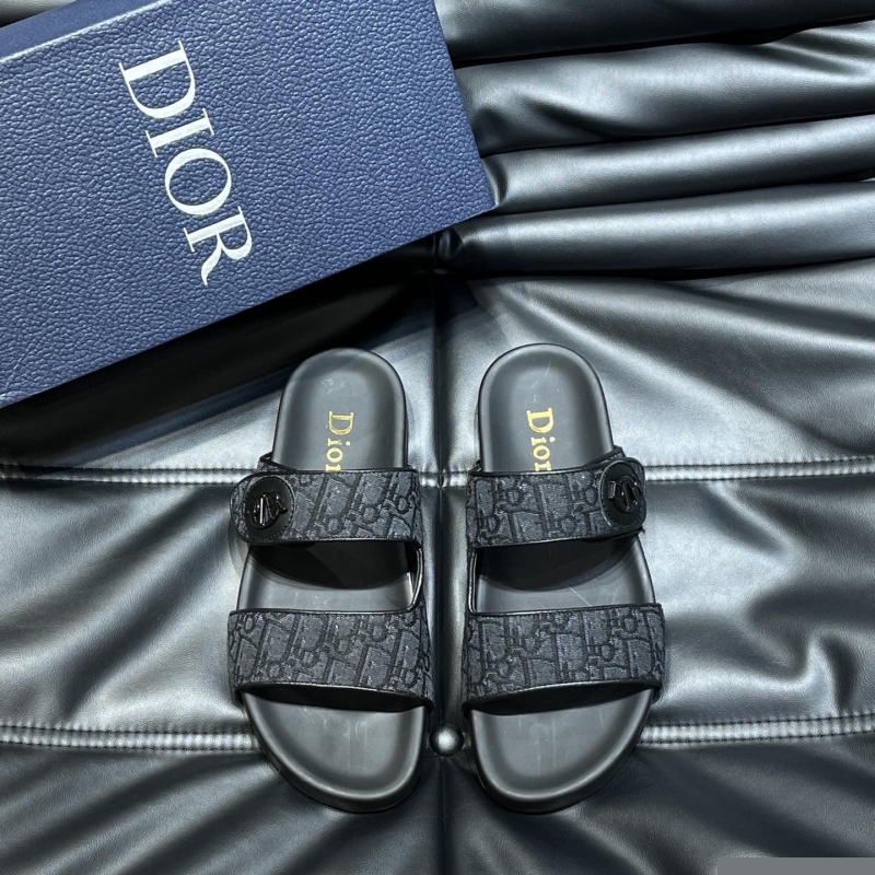 ch**an D*or slippers